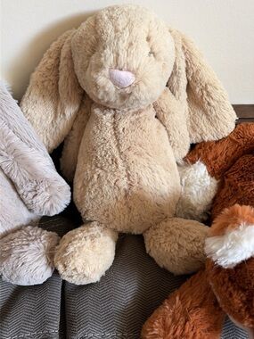 Jellycat Honey Bunny 🍯